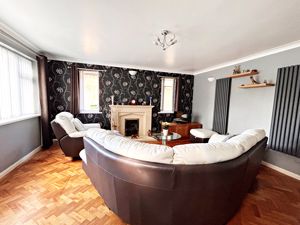 Living Room- click for photo gallery